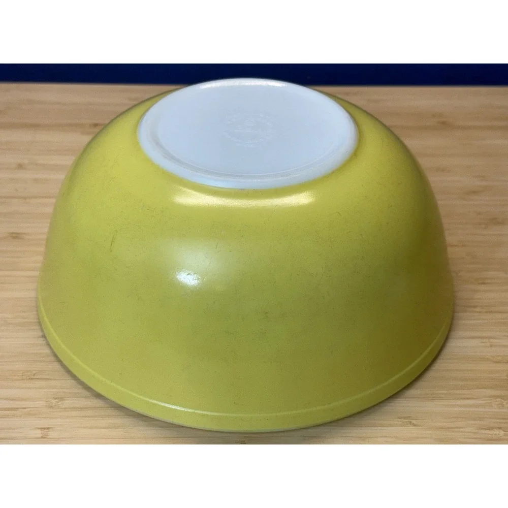 Vintage Pyrex 404 Yellow Mixing Bowl 4 Quart Primary Colors Opal Glass USA Made